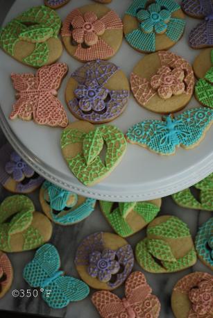3D lace cookies with flowers and butterflies