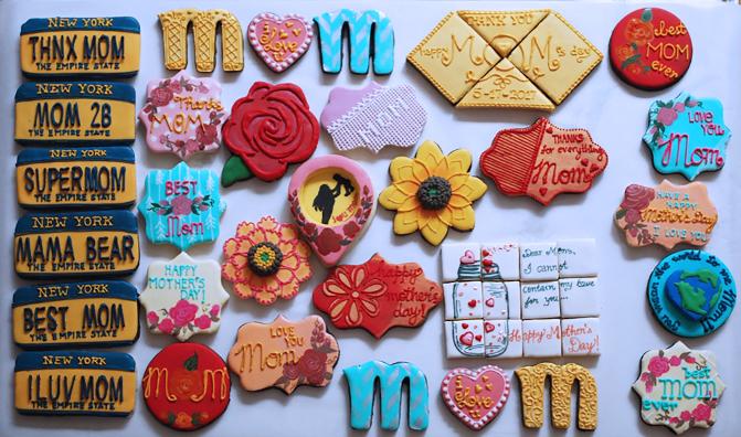 Say I love you to mom this mother's day with this custom decorated cookie set. Also included are cookie puzzles and cookie bites